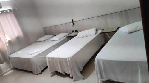 1 double bed, 2 twin beds