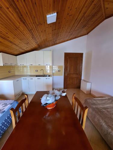Tirane Tranquility Cottage, Тирана (фото 9)
