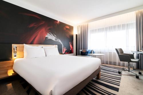 Executive Queen Room image 7