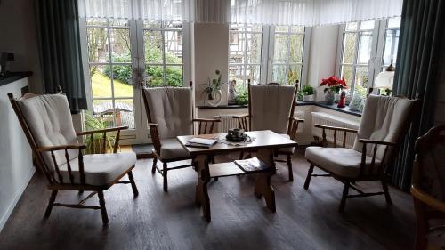 ห้องส่วนกลางสำหรับนั่งเล่น/ดูทีวี, Pension Hampel in ชมาลเลนเบิร์ก