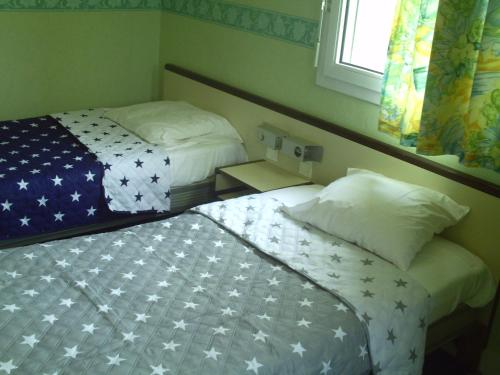 2 double beds