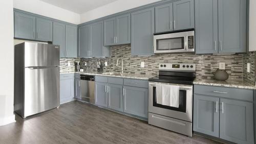 Landing at Voyager at Space Center - 1 Bedroom in East Pasadena in Houston, USA