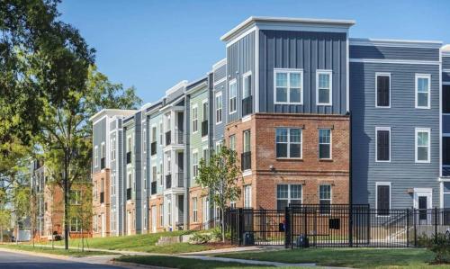 Landing at Pine 25 North End - 1 Bedroom in Tryon Hills in Charlotte, USA