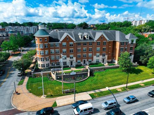 Landing at The Village at Stetson Square - 2 Bedrooms in Corryville in Cincinnati, USA