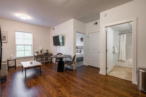 Landing at Vida East - 1 Bedroom in Church Hill in Richmond, USA