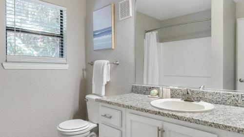 Landing at Vida East - 1 Bedroom in Church Hill in Richmond, USA