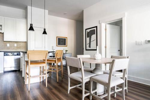 Landing at Lofts at Weston Lakeside - 1 Bedroom in Cary in Cary, USA