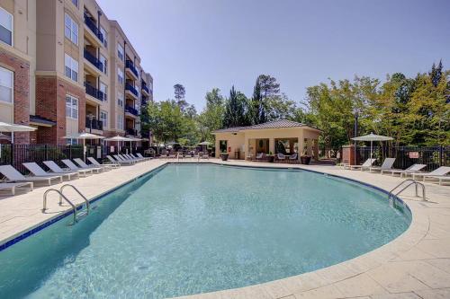 Landing at The Arboretum - 2 Bedrooms in The Arboretum in Cary, USA