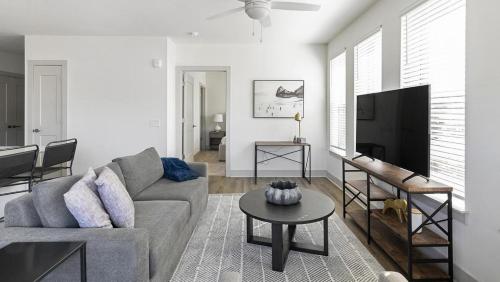 Landing at The Gallery - 2 Bedrooms in Huntsville in Huntsville, USA