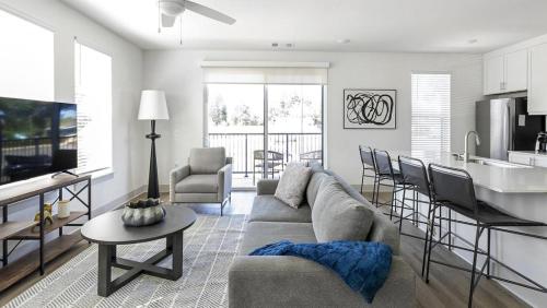 Landing at The Gallery - 2 Bedrooms in Huntsville in Huntsville, USA