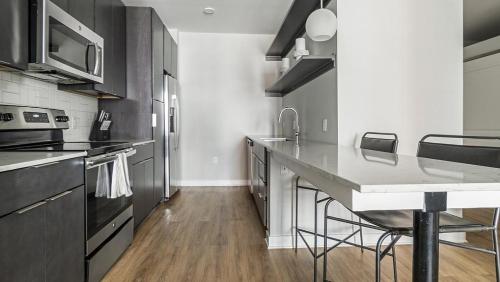 Landing at Foster on the Park - 1 Bedroom in Downtown in Durham, USA