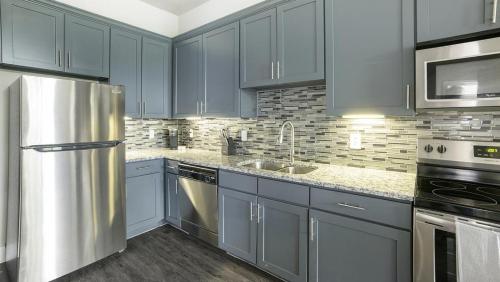 Landing at Voyager at Space Center - 1 Bedroom in East Pasadena in Houston, USA