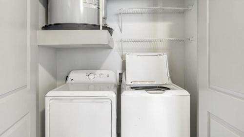 Landing at Bellrock Upper North - 1 Bedroom in Downtown Haltom City in Haltom City, USA