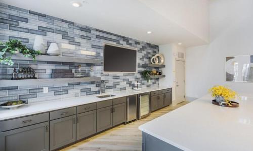 Landing at Pine 25 North End - 1 Bedroom in Tryon Hills in Charlotte, USA