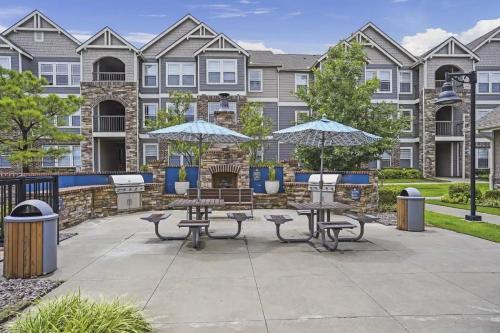 Landing at Scissortail crossing - 1 Bedroom in Broken Arrow in Broken Arrow, USA
