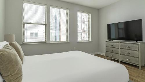 Landing at Foster on the Park - 1 Bedroom in Downtown in Durham, USA