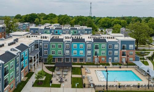 Landing at Pine 25 North End - 1 Bedroom in Tryon Hills in Charlotte, USA