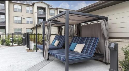 Landing at Bridge at McKinney - 2 Bedrooms in Downtown Mc Kinney in McKinney, USA
