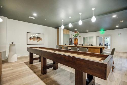 Landing at Lofts at Weston Lakeside - 2 Bedrooms in Cary in Cary, USA