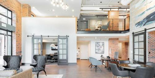 Landing at Meeting Street Lofts - 2 Bedrooms in East Central in Charleston, USA
