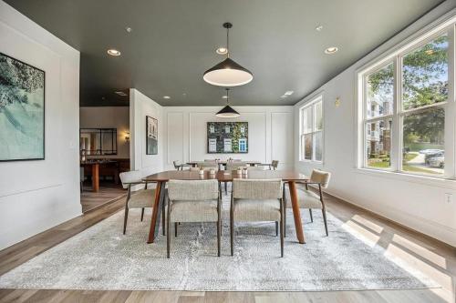Landing at Lofts at Weston Lakeside - 2 Bedrooms in Cary in Cary, USA