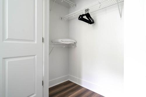 Landing at Lofts at Weston Lakeside - 2 Bedrooms in Cary in Cary, USA