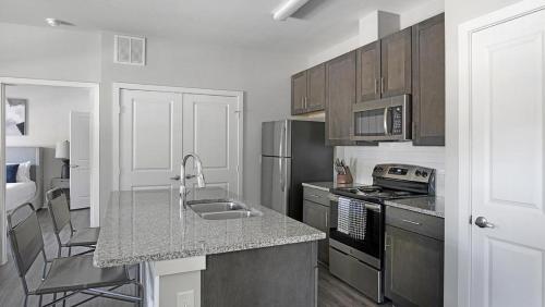 Landing at Clark Ridge Canyon - 1 Bedroom in Dallas in Dallas, USA