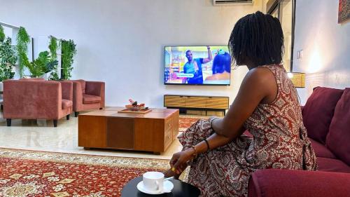 gedeelde lounge/tv-ruimte, Res'Zac in Rufisque