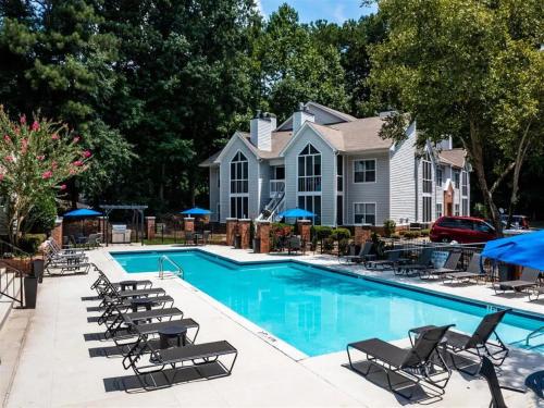 Landing at The Hub at 934 - 1 Bedroom in Riverdale in Forest Park, USA