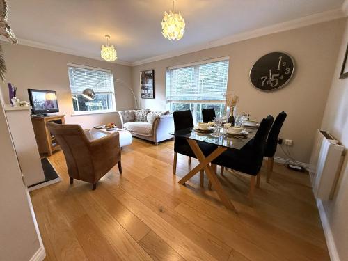 2 Bed 2 Bath Windsor Apartment & Parking 15CC, Windsor (Foto 3)