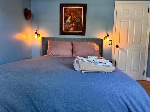 Perfect Private Room in Townhouse, 15 minutes to Manhattan in Steinway, USA