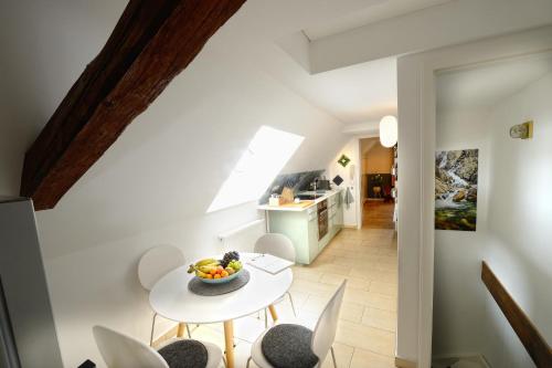 Kitchen, Suite Petite - Ferien und Businessapartment in Bruchkobel