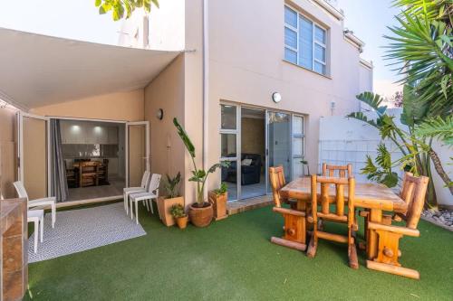 Surfside Haven 3 Bed Townhouse - image 4