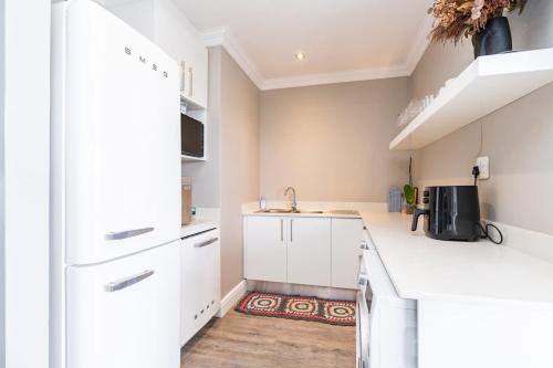 Luxury Secure Big Bay Apartment - image 7