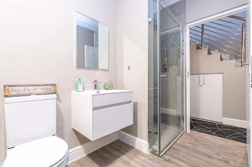 Luxury Secure Big Bay Apartment - image 12