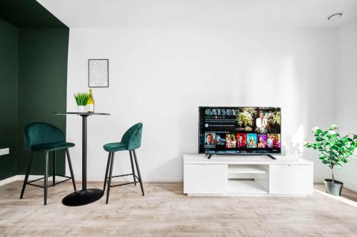 Stylish Apartment - Birmingham City Centre - Balcony - Fast WiFi - Netflix - Top Rated - 83S, Birmingham (photo 6)