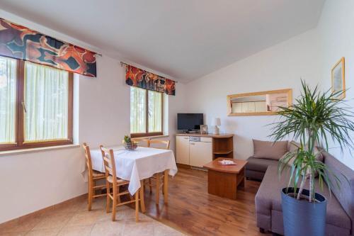 2 bedrooms, 2 beds