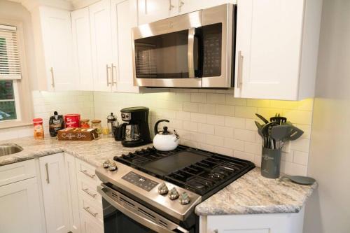 Charming home mins to SU-ESF-Upstate-Le Moyne in Syracuse, USA