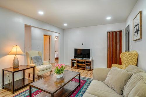Outdoor Oasis with Sauna and Pool Home about 3 Mi to Dtwn in Louisville, USA