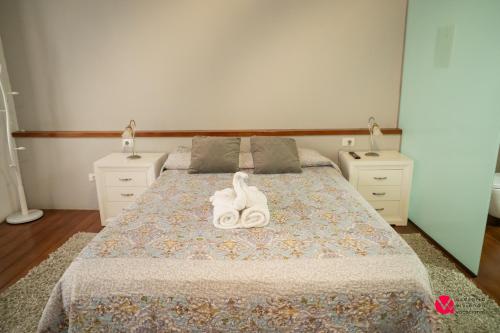 ALOJAMIENTOS NECANA Room Type - Standard Twin Room with Sofa