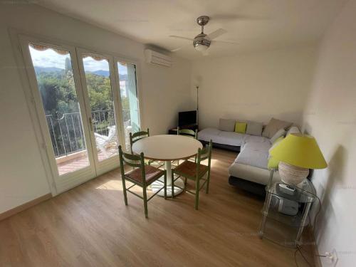 4PA72 - Magnifique appartement pour 4 dans résidence avec piscine et parking, Collioure (zdjęcie 3)
