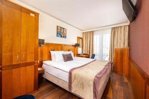 Carlton Hotel Buda Castle, Budapest