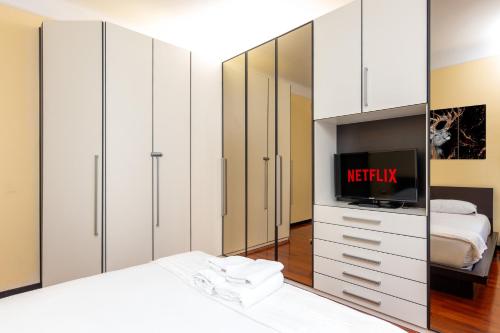 Design apartment in Central Station - Tap to explore photos