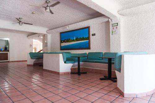 Hotel Antillano Cancun - Tap to explore photos