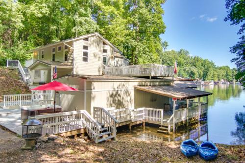 Lovely Lake Lure Retreat with Hot Tub and Boat Dock! in Lake Lure, USA