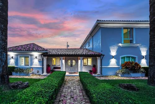 6-BD 3-BA Dreamy Vacation Retreat in Coral Terrace in Miami, USA