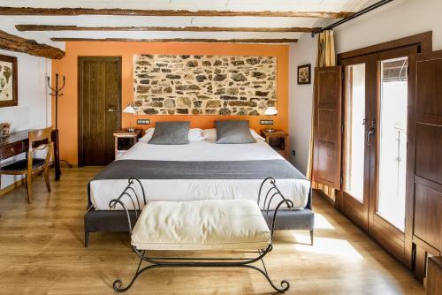 Hotel la Fonda de la Estacion in La Puebla de Valverde