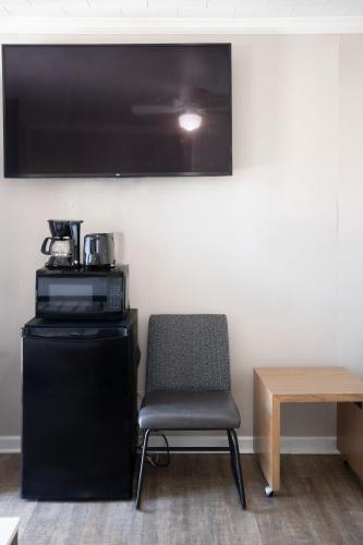 The Burgundy Inn & Homestead-Stonehaven Apartments - image 11