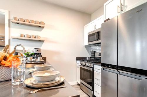 KBM Resorts 2BD Close to Deer Valley East balcony with views MAS-2062