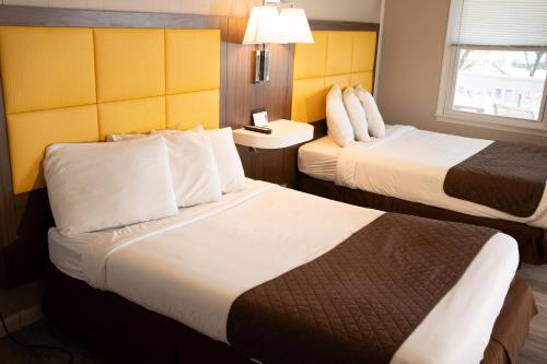The Burgundy Inn Hotel and Apartments
